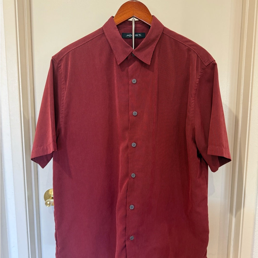 Axist Men's Dark Red Casual Button-Down Shirt